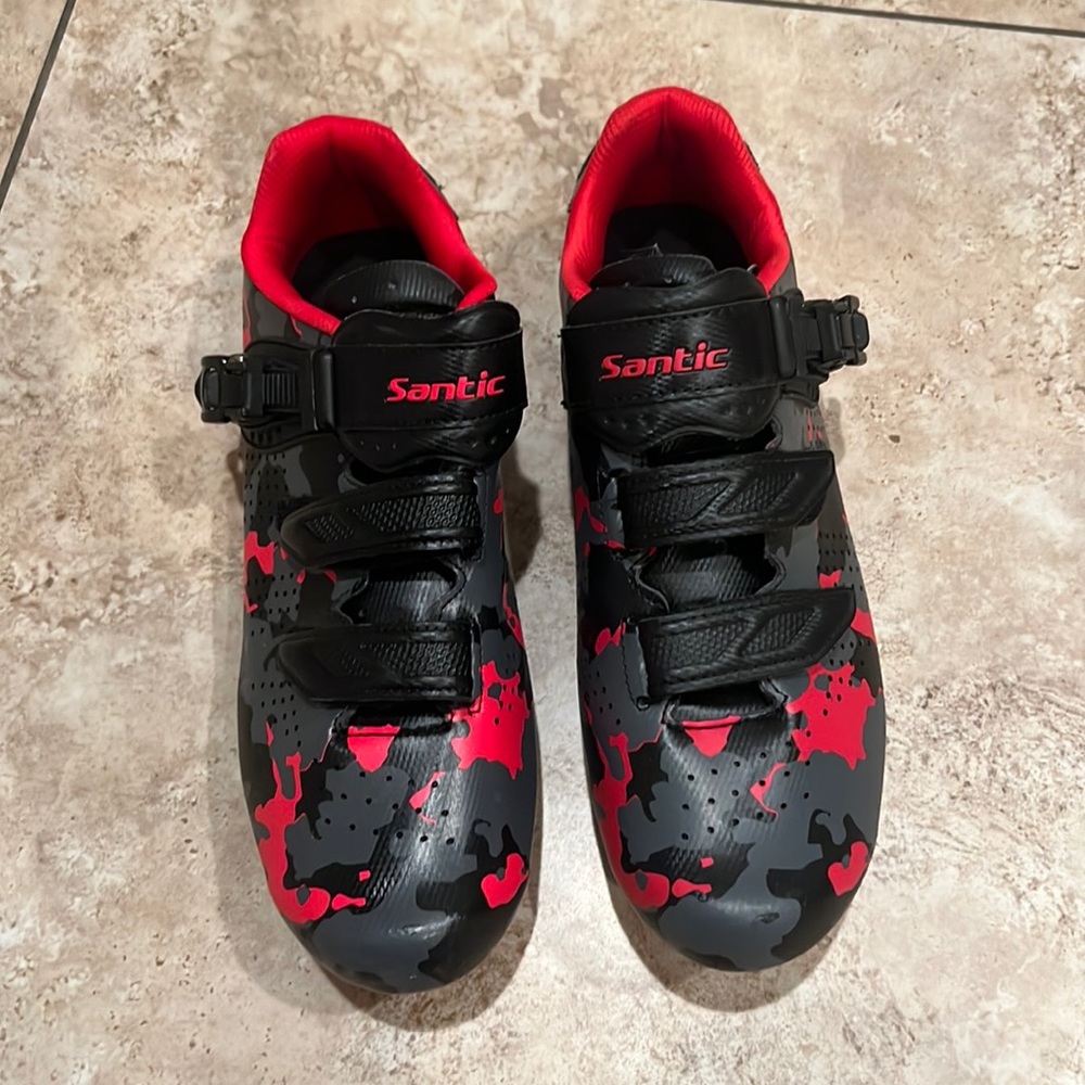 Santic cycling shoes